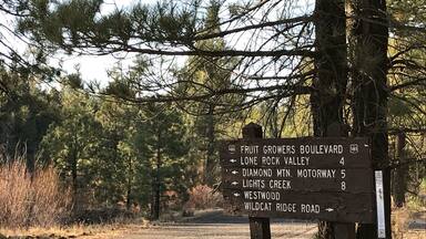 Lots of mining claims so be careful where you go Rockhounding