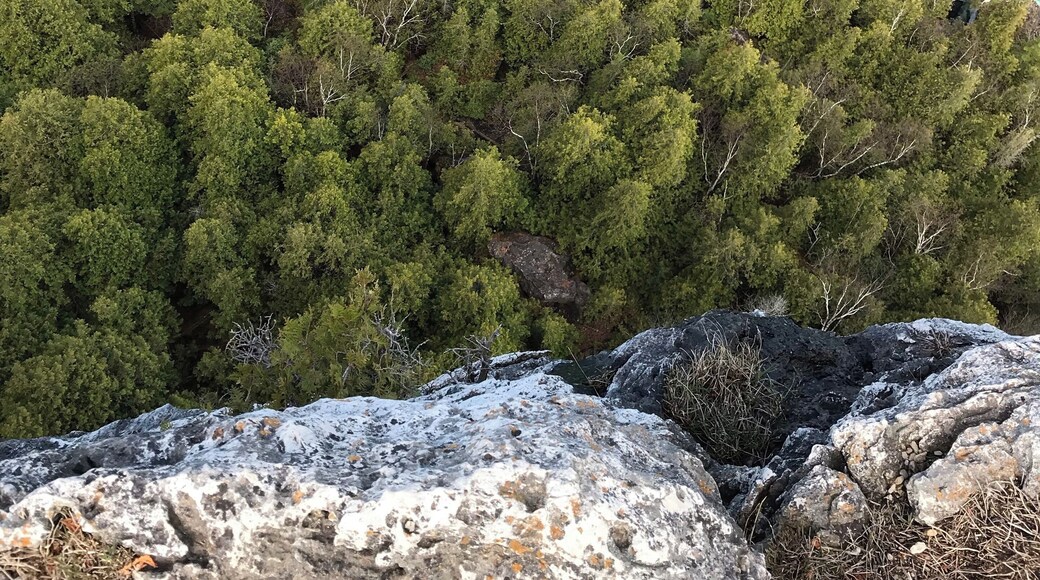Lion’s Head lookout over the Georgian Bay, in the beautiful Bruce Peninsula