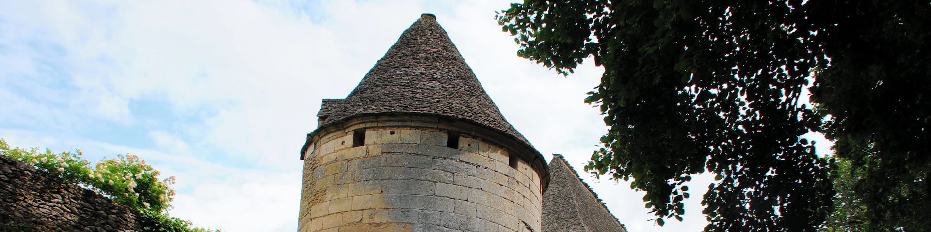 Charming 16th century castle Losse near Thonac at the Vezereriver