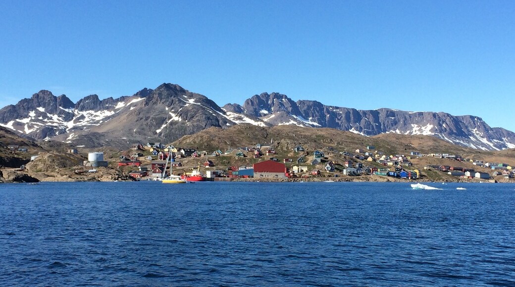 Greenland must be magical in winter, but it’s outright beautiful in summer. The sky is blue with no air traffic clouding anything, and the colorful houses give a nice contrast. #lifeatexpedia #water #blue #greenland #colorful