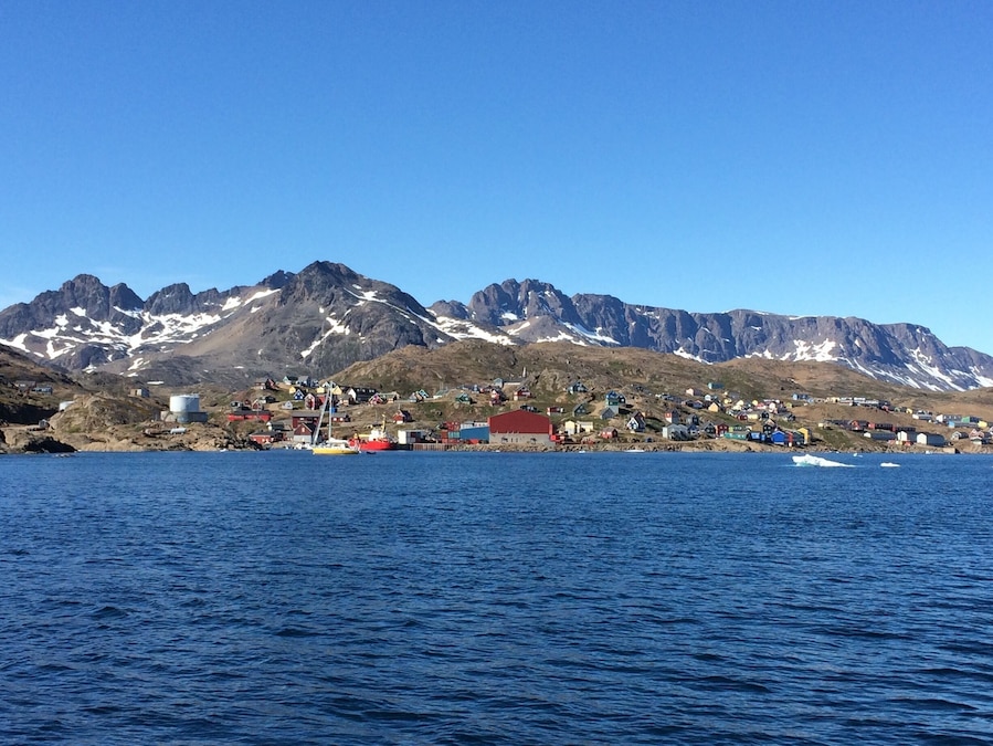Greenland must be magical in winter, but it’s outright beautiful in summer. The sky is blue with no air traffic clouding anything, and the colorful houses give a nice contrast. #lifeatexpedia #water #blue #greenland #colorful