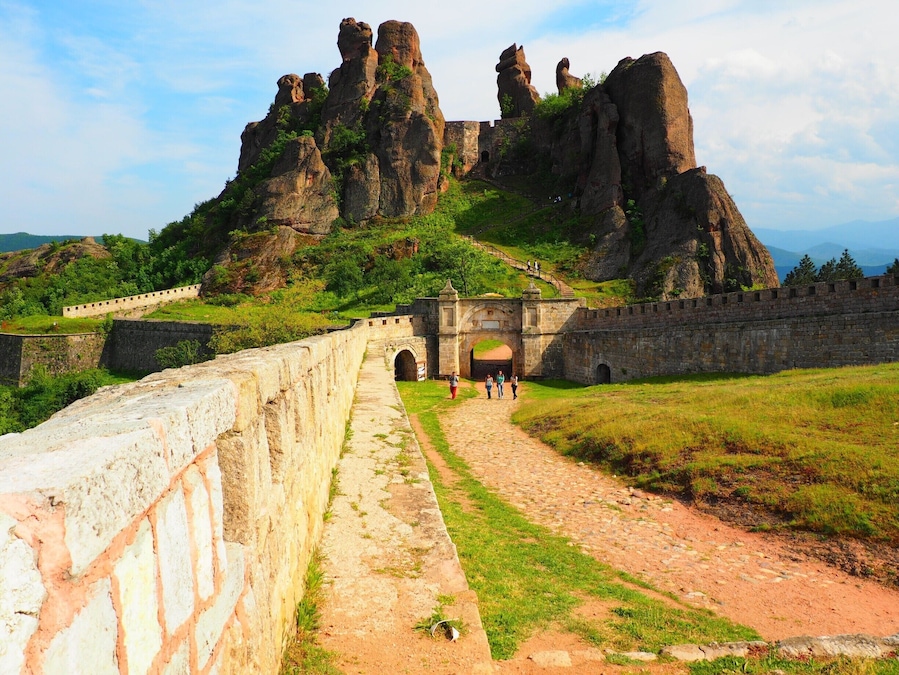 Belogradchik Fortress would make mr RR Martin dream