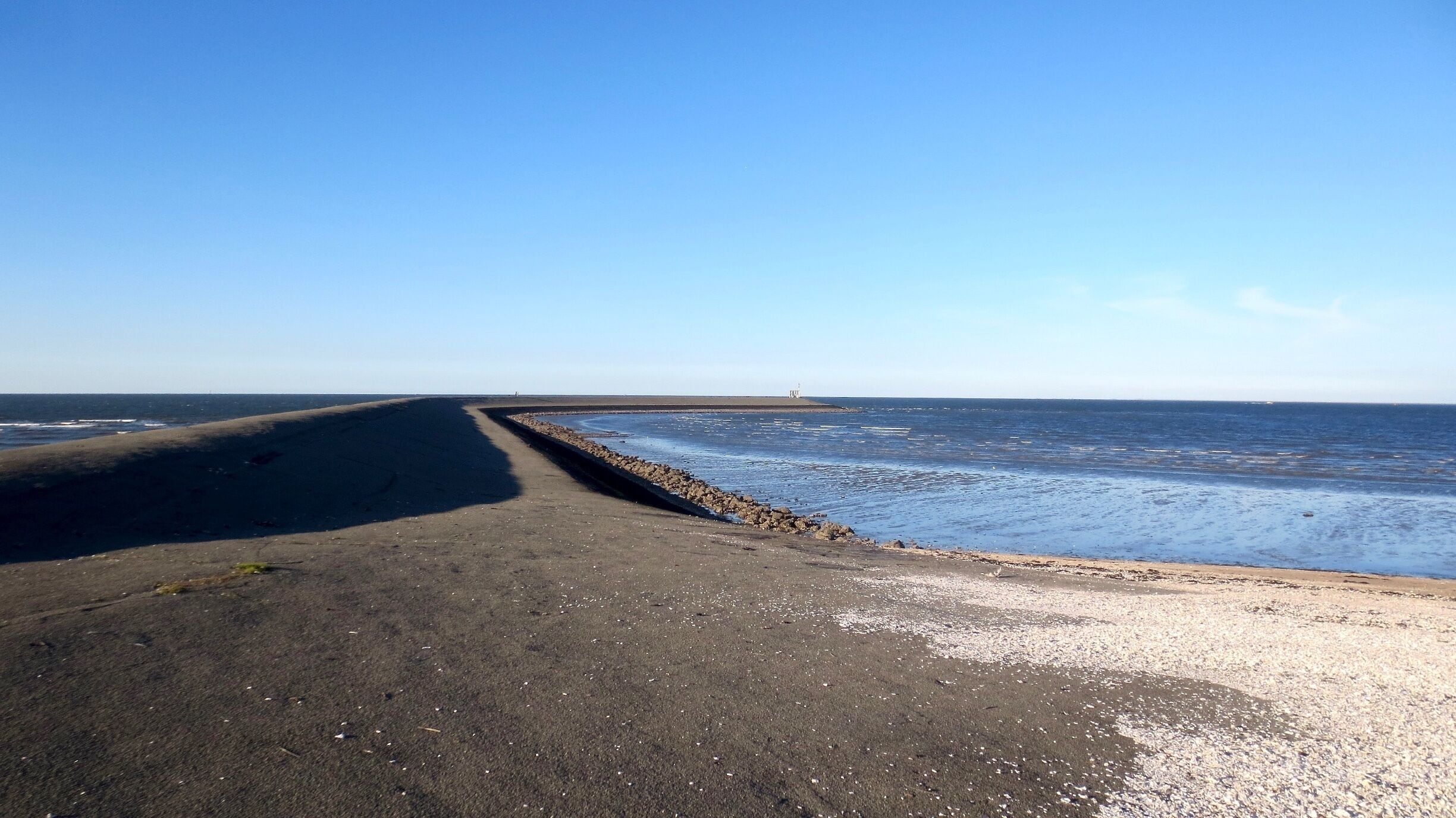 Pier Eemshaven, Borkumkade.