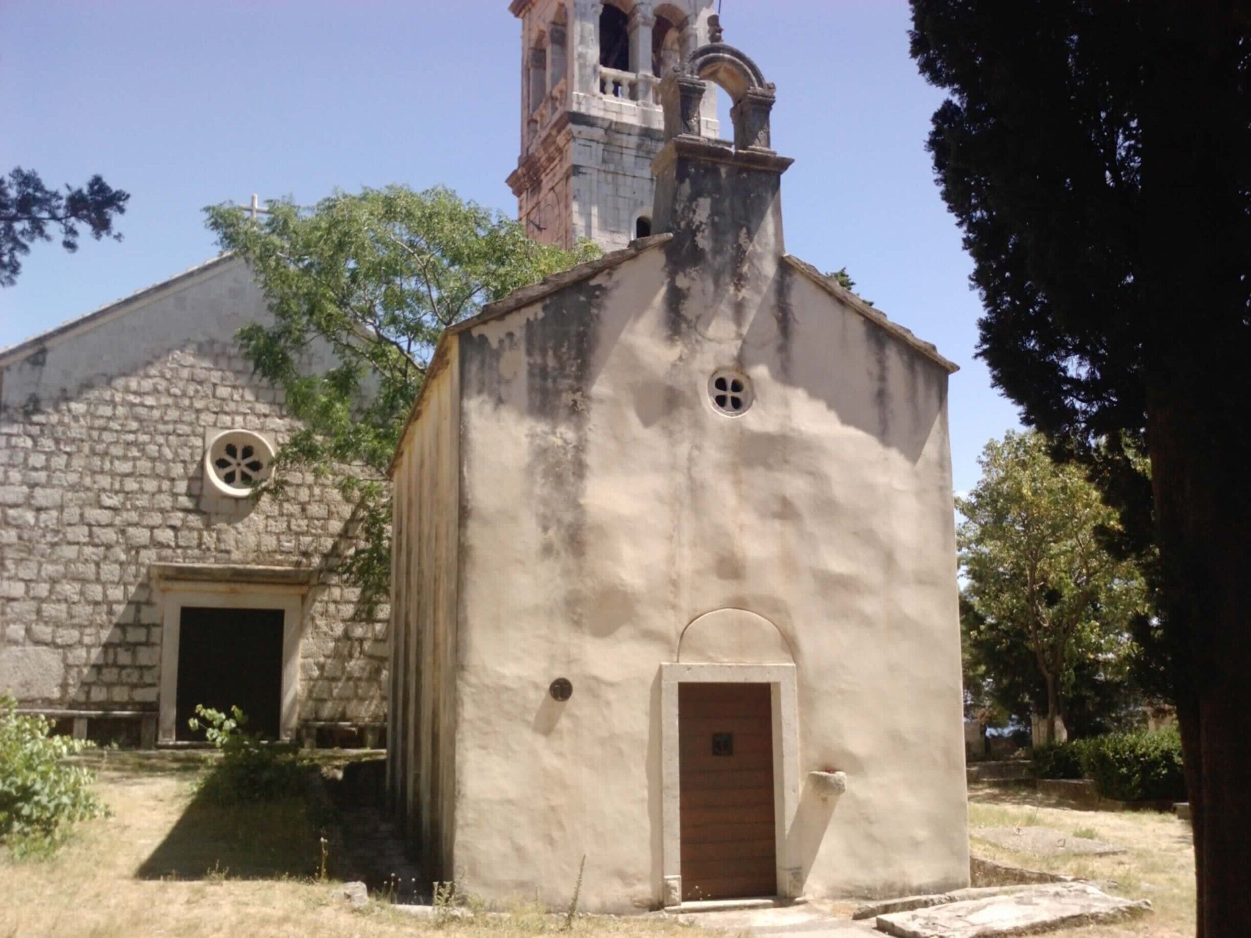Old Podaca is protected as Croatian Cultural Heritage. In Old Podaca you can see old Croatian church of St. John the Baptist from 11th/12th century, church of St. Stephen the Martyr from 18th century

#Trovember 