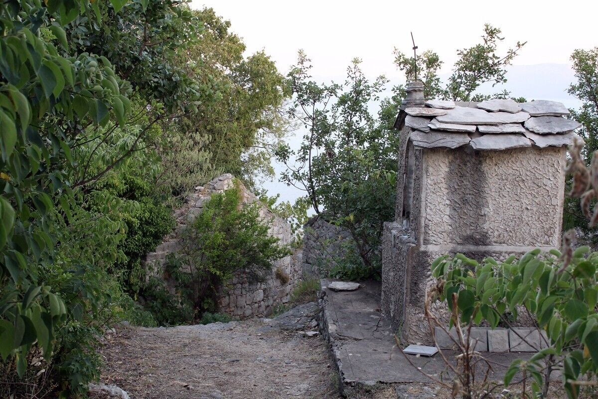 Podaca - old village, old road, old chapel