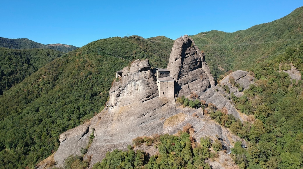O castéllo da prìa visto da l'äto