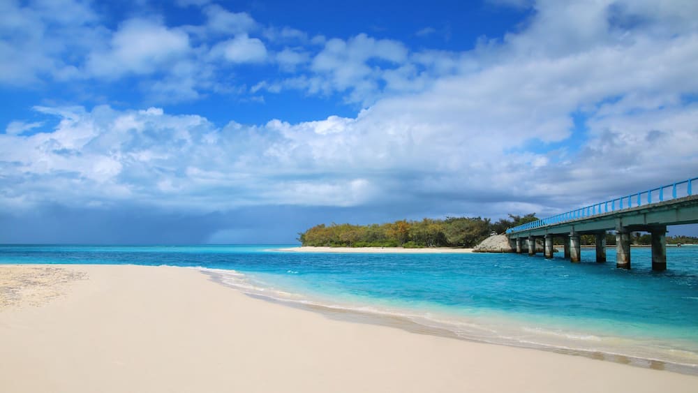 Mouli Bridge between Ouvea and Mouli islands, Loyalty Islands, New Caledonia