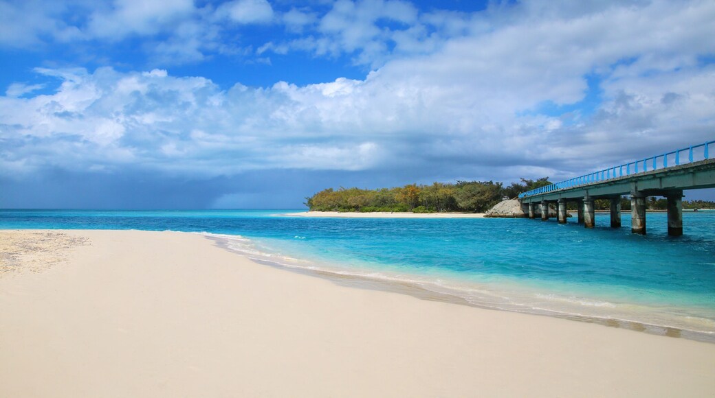 Mouli Bridge between Ouvea and Mouli islands, Loyalty Islands, New Caledonia