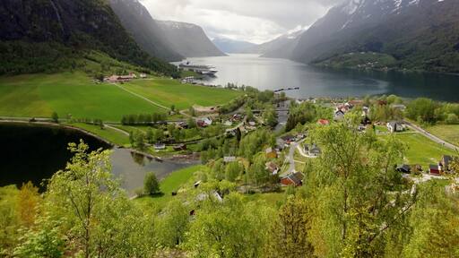 From a viewpoint on the #Sengaberget trail with our #P&O #cruiseship in sight down below.
#lifeatexpedia #waterlust #Green #Troveon #skjolden #norway #Parks #Mountains #aboveitall #adventure