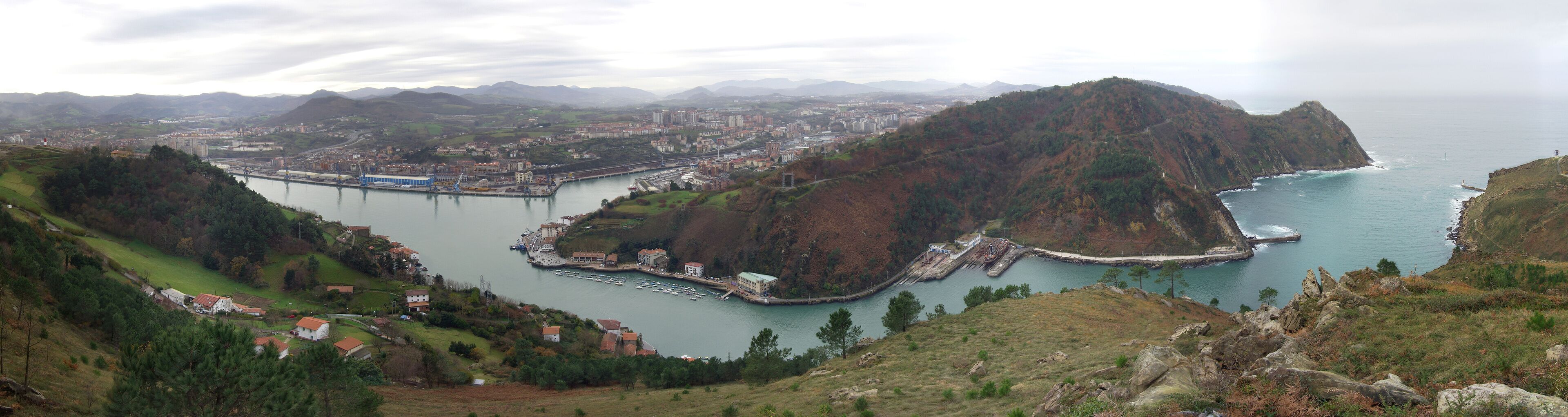 pasaiako portua Same in Flickr: <a rel="nofollow" href="https://www.flickr.com/photos/mikelo/2124772967/">https://www.flickr.com/photos/mikelo/2124772967/</a>