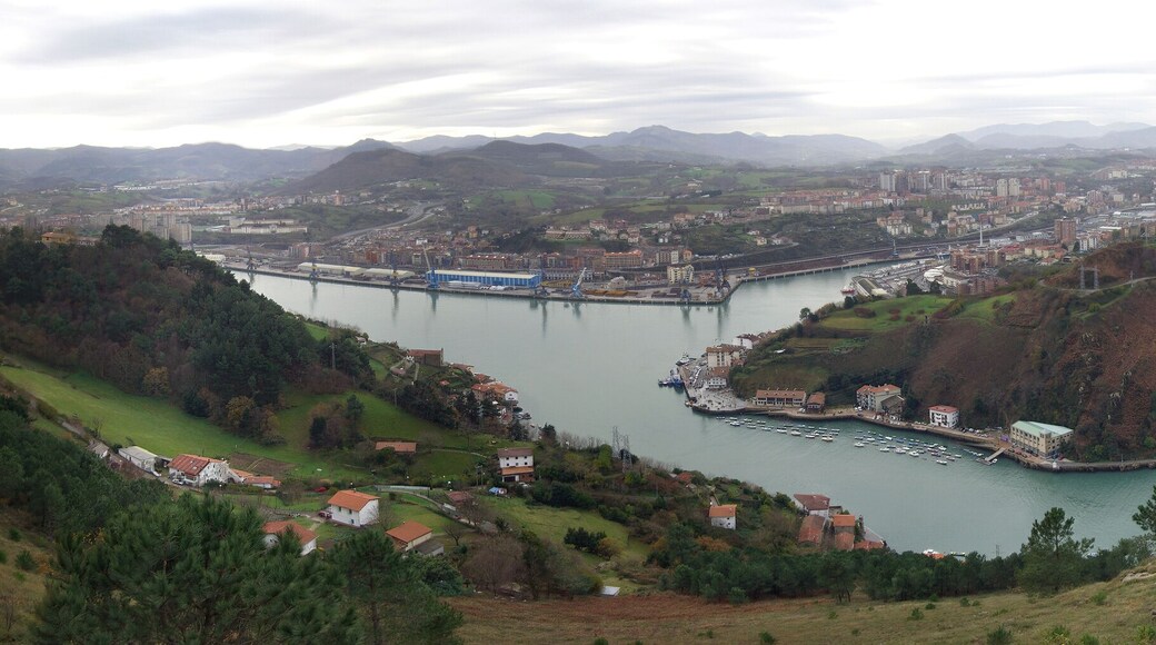 pasaiako portua Same in Flickr: <a rel="nofollow" href="https://www.flickr.com/photos/mikelo/2124772967/">https://www.flickr.com/photos/mikelo/2124772967/</a>