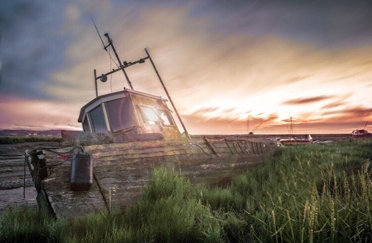 Heswall boat yard in Lower Heswall on the Wirral. There are a few abandoned boats here and its also on the banks of the River Dee estuary. #trover #bvsexplore