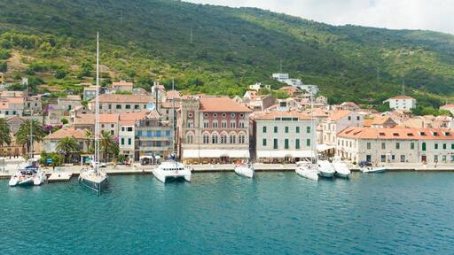 コミジャ ビーチ