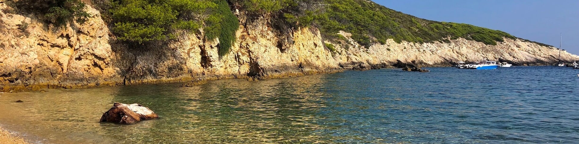 #golden hidden bay, loved finding secret beaches in Croatia. No people, No noise, just peacefulness.