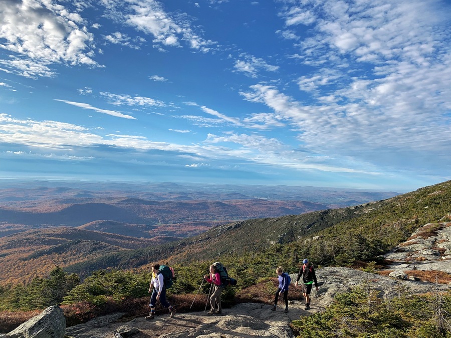 “Do the Rock Walk” to the top of the highest mountain in #Vermont
#autumn #fallfoliage #nature #leafpeeping