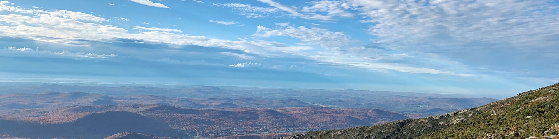“Do the Rock Walk” to the top of the highest mountain in #Vermont
#autumn #fallfoliage #nature #leafpeeping