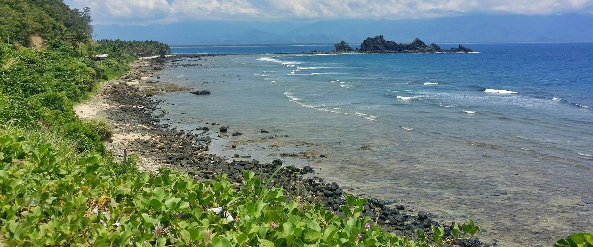 Rocky beach in #Baler, Aurora
#waterlust #blue