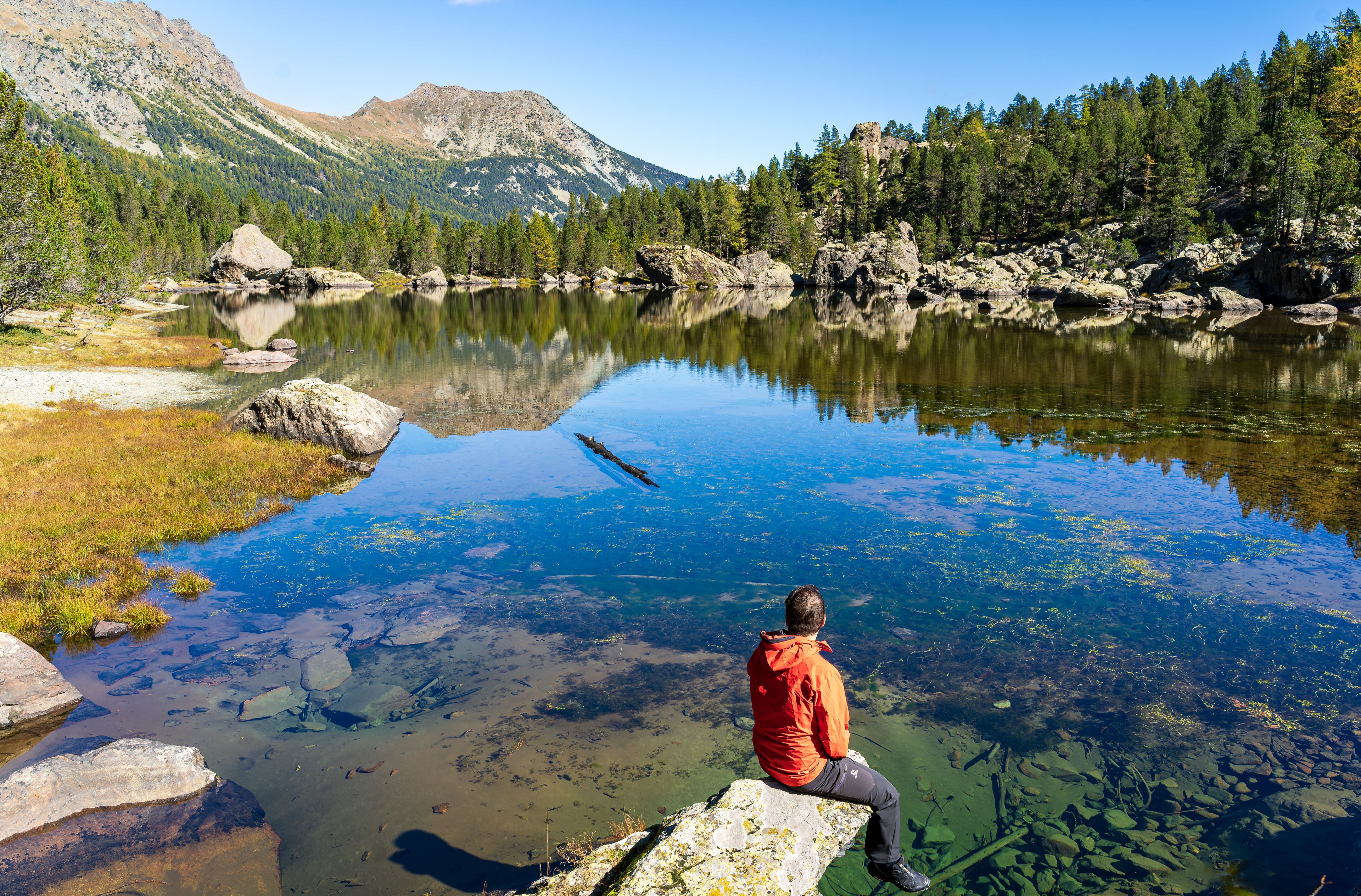 Lago della serva nel parco del Mont Avic, a Champdepraz, Valle d'Aosta