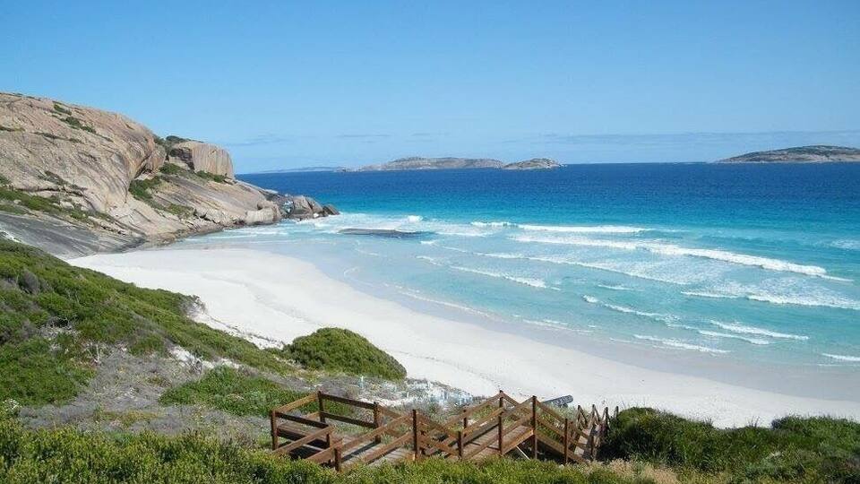 Beautiful Blue Haven Beach just west of the town of Esperance, Western Australia.