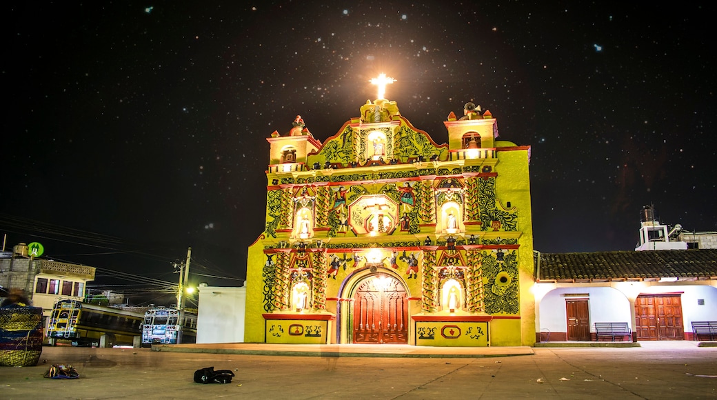 iglesia católica de san Andrés xecul