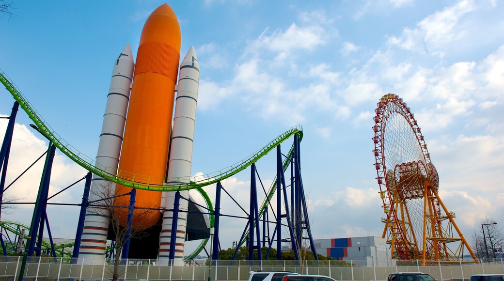 Công viên Chủ đề Space World trong đó bao gồm tàu lượn