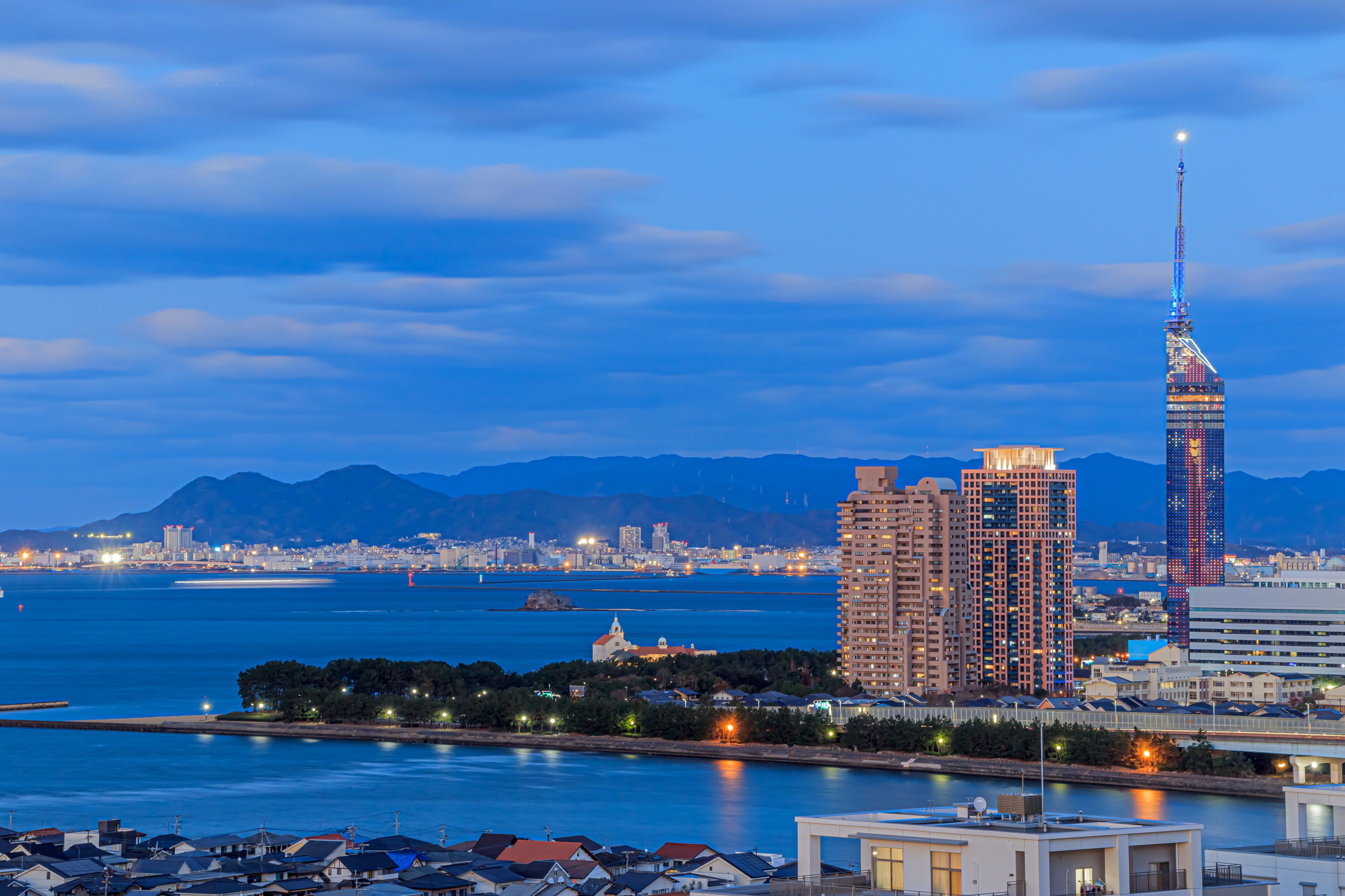 愛宕神社から見た日没直後の福岡市内　福岡県　Fukuoka city just after sunset Seen from Atago Shrine
