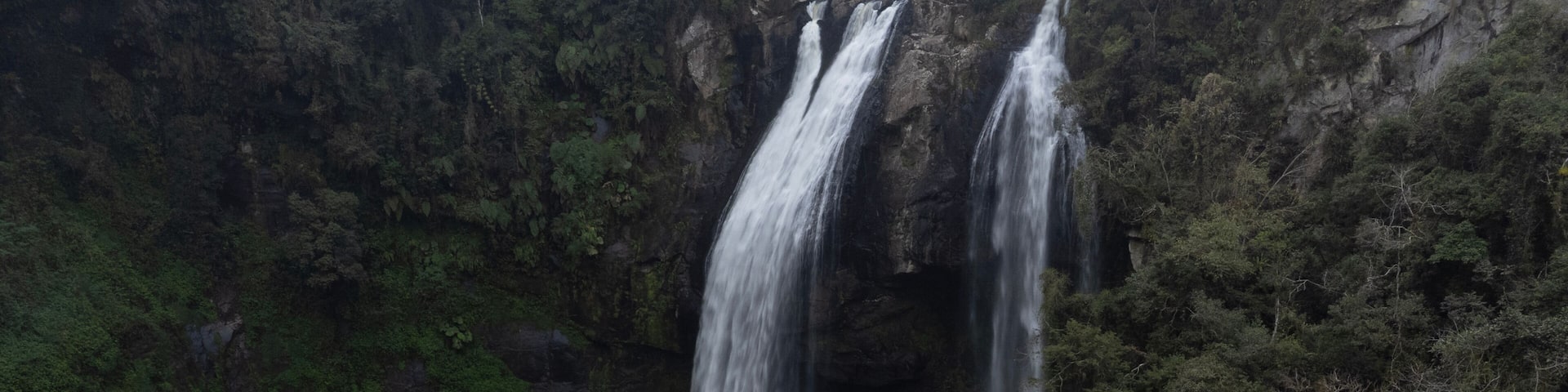 Waterfall bridal veil, Doctor Pedrinho Santa Catarina Brazil.
