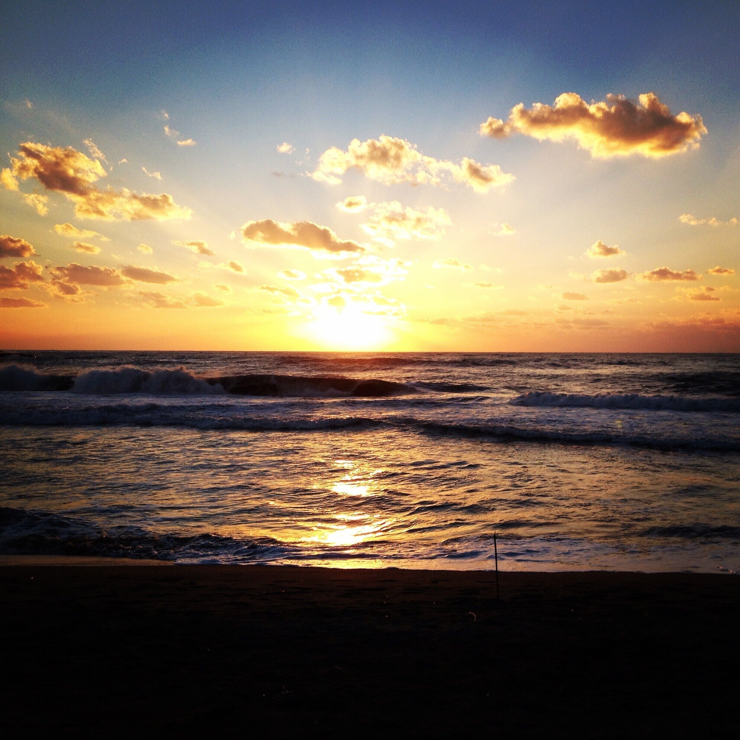This place is called sunset beach for a reason. Gorgeous sunsets can be seen here all summer long. In Early August they have the Mikuni Fireworks Festival which is the largest fireworks show in Hokuriku. The summer time they also have a bar set up on the beach every night that serves indonesian food and drinks.
This beach is popular with the local surf crowd. If there is any wave at all there will definitely be surfers out in the water. #goldenhour