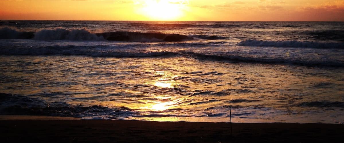 This place is called sunset beach for a reason. Gorgeous sunsets can be seen here all summer long. In Early August they have the Mikuni Fireworks Festival which is the largest fireworks show in Hokuriku. The summer time they also have a bar set up on the beach every night that serves indonesian food and drinks.
This beach is popular with the local surf crowd. If there is any wave at all there will definitely be surfers out in the water. #goldenhour