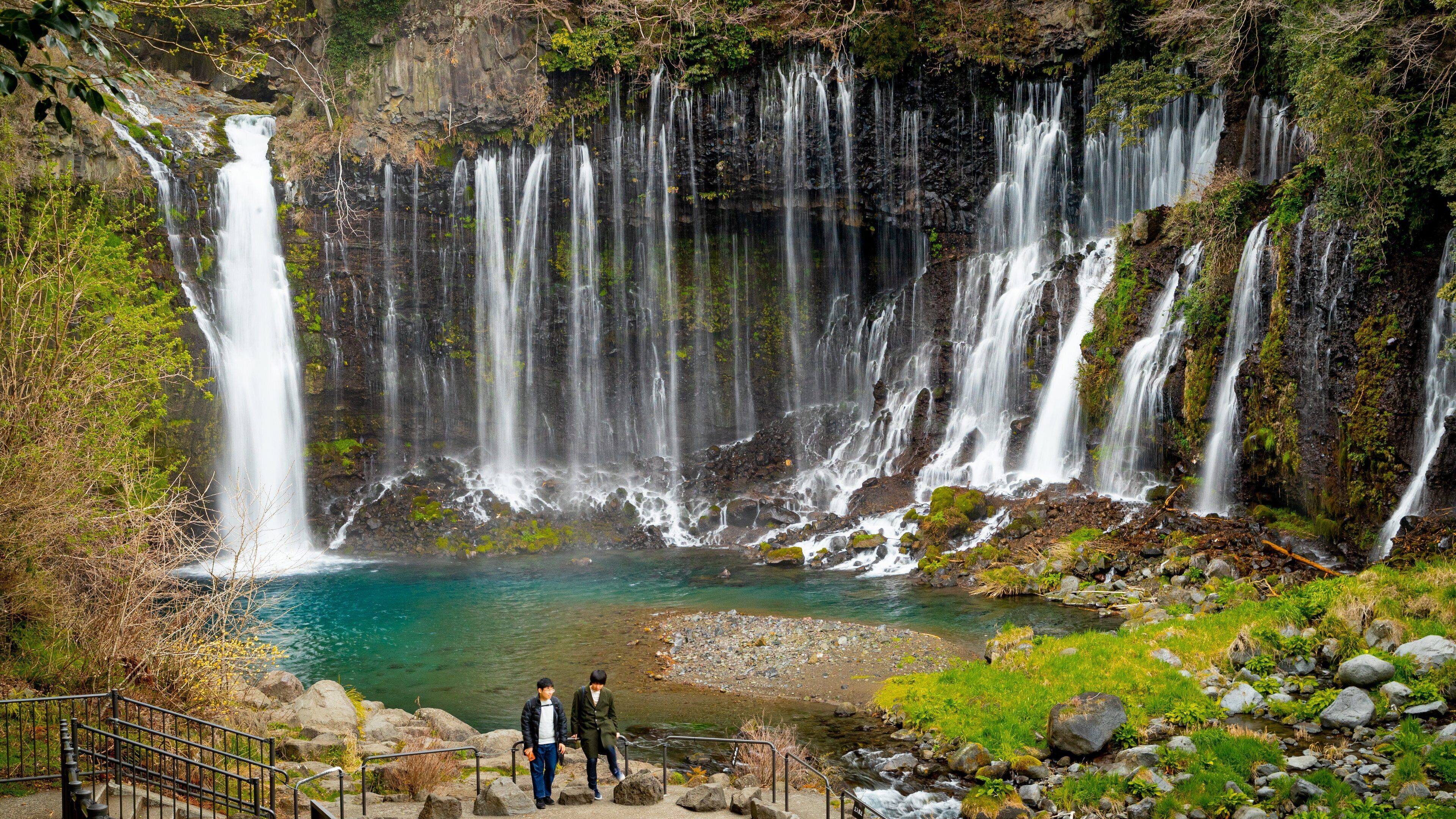 Fujinomiya featuring a waterfall as well as a couple