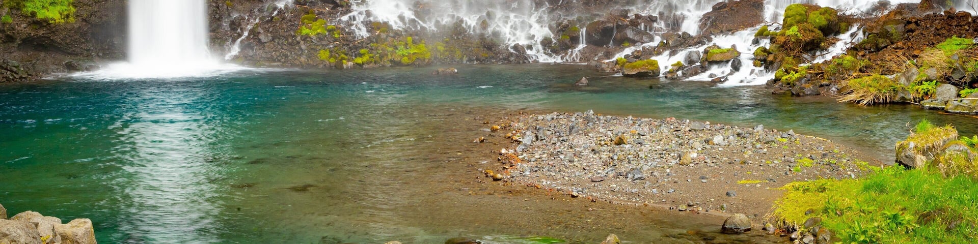 Fujinomiya which includes a waterfall