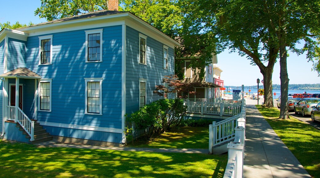 Port Gamble showing a house