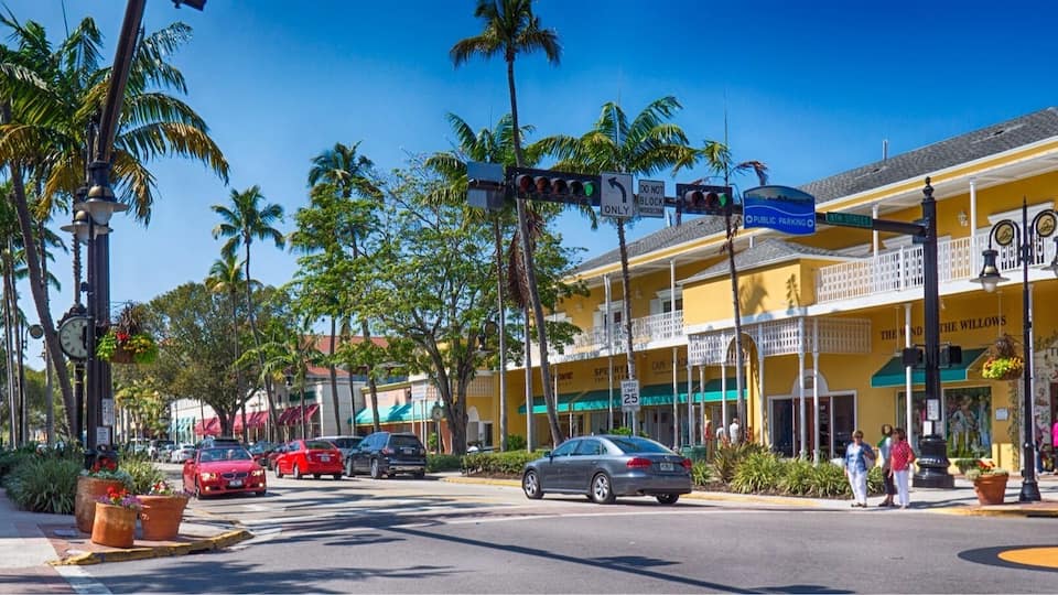 Welcome to beautiful down town naples fl