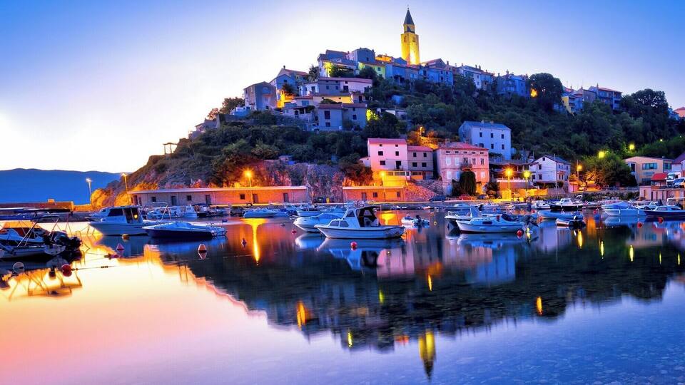 Morning blue.
Ancient Town of Vrbnik harbor view morning glow, Island of Krk, Kvarner bay archipelago, Croatia. Taken in early winter dawn.
#BVSBlue