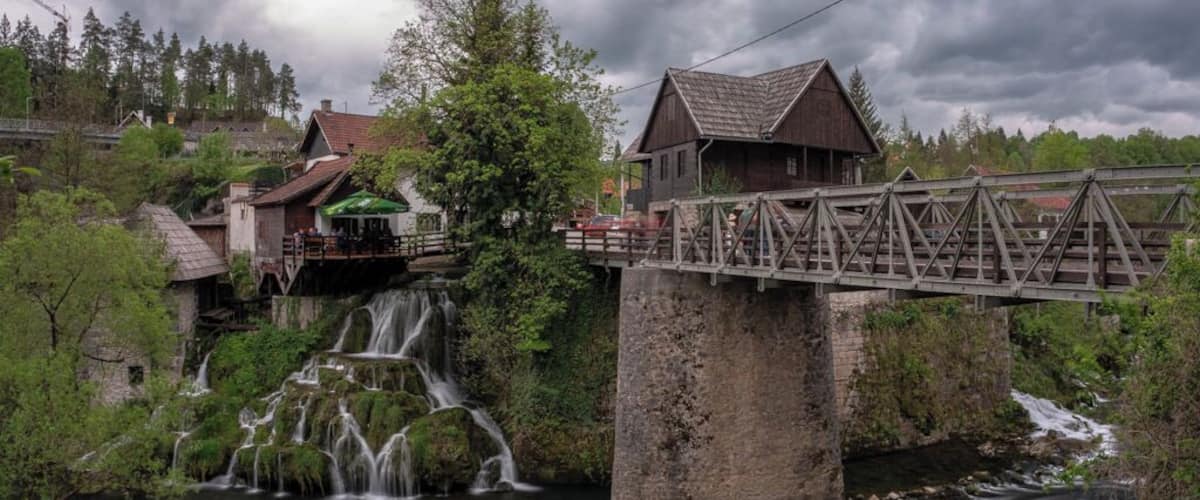 Rastoke is the historic center of the Croatian municipality of Slunj, known for the SlunjÄica river, which flows into the river Korana at Rastoke. At Rastoke, similar natural phenomena are occurring as at the Plitvice Lakes.