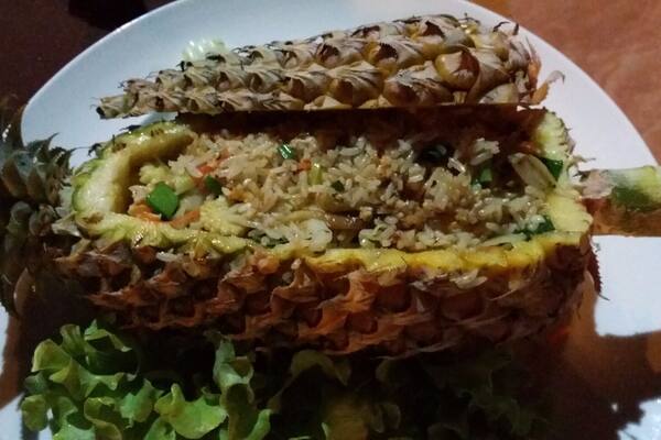 All Thai-ed up at Nok's Seafood.
I tasted the best and perfect pineapple baked rice. Location: Not to be confused with another restaurant called Nok & Joe's, it is the first restaurant next to car park on the right-hand side.