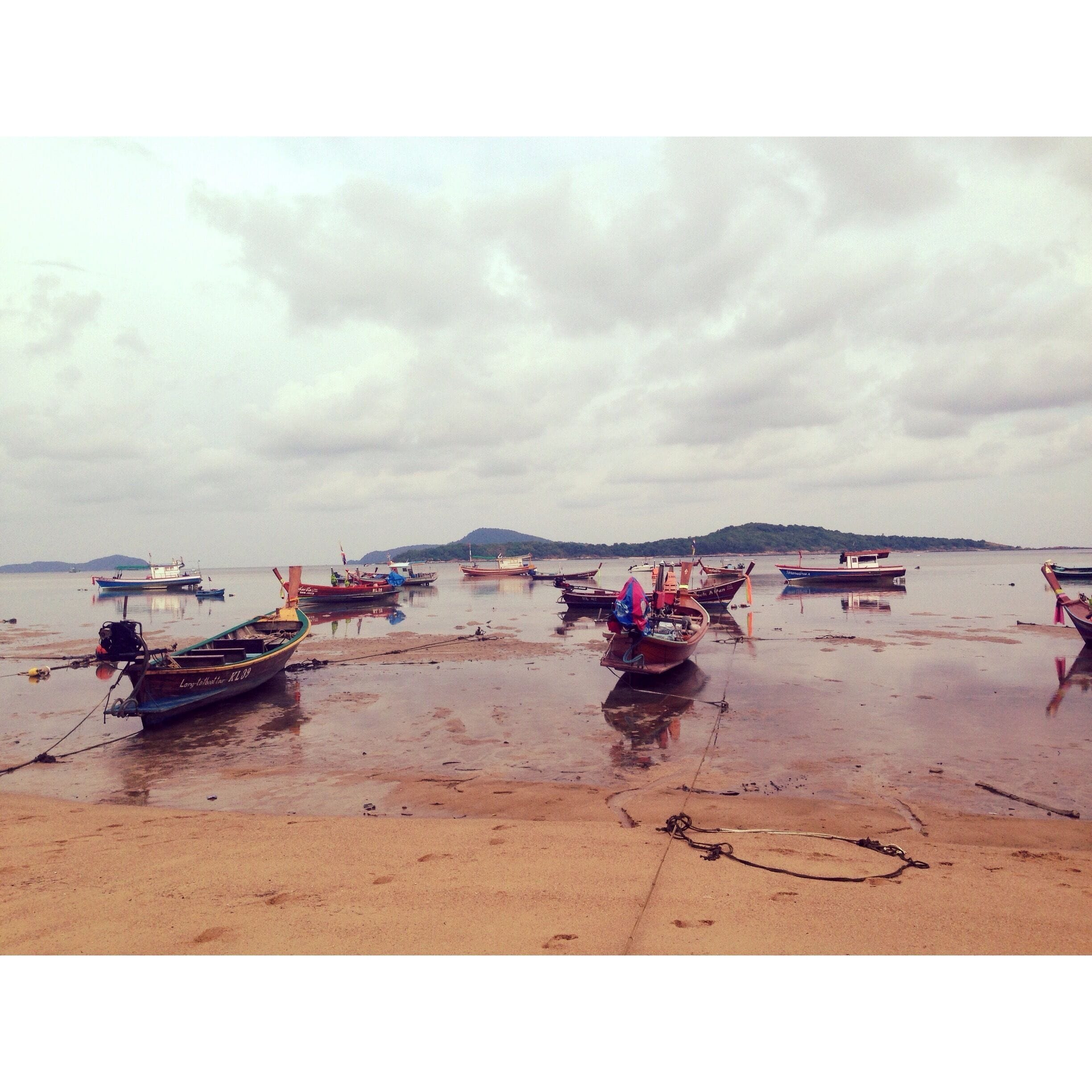 As we eating we could stare out onto this beautiful view. Lots of boats and some local kids playing in the water. 