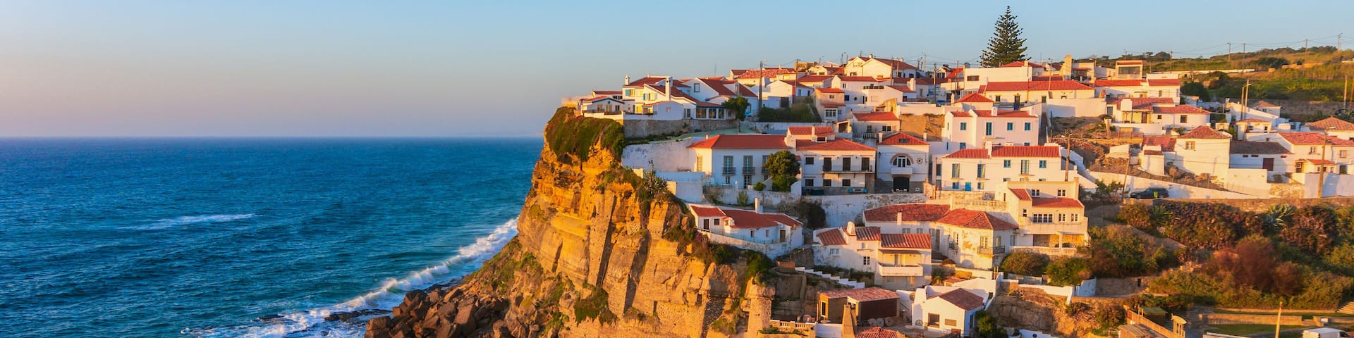 Azenhas do Mar, typical village on top of oceanic cliffs, Portugal