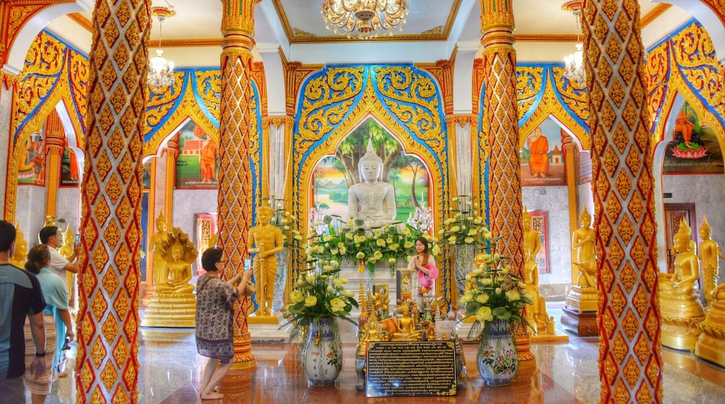 Kot vsi templji na tajski, tudi ta ni izjema kar se detajlov tiče. Vsak centimeter natančno obdelan. Vsekakor vreden obisk na Phuketu ...
#Phuket #WatChalong #Temple #Colorful #Buddha #Thailand #Backpacker #Journey #2015
