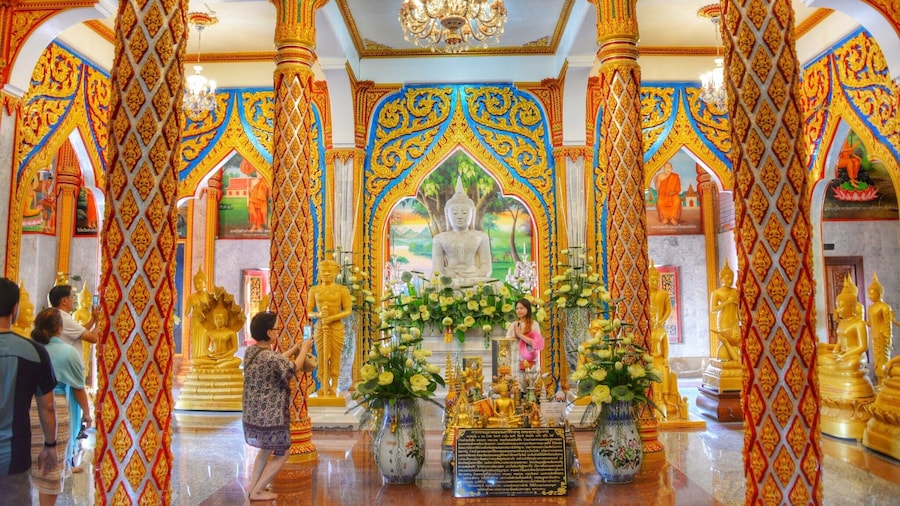 Kot vsi templji na tajski, tudi ta ni izjema kar se detajlov tiče. Vsak centimeter natančno obdelan. Vsekakor vreden obisk na Phuketu ...
#Phuket #WatChalong #Temple #Colorful #Buddha #Thailand #Backpacker #Journey #2015