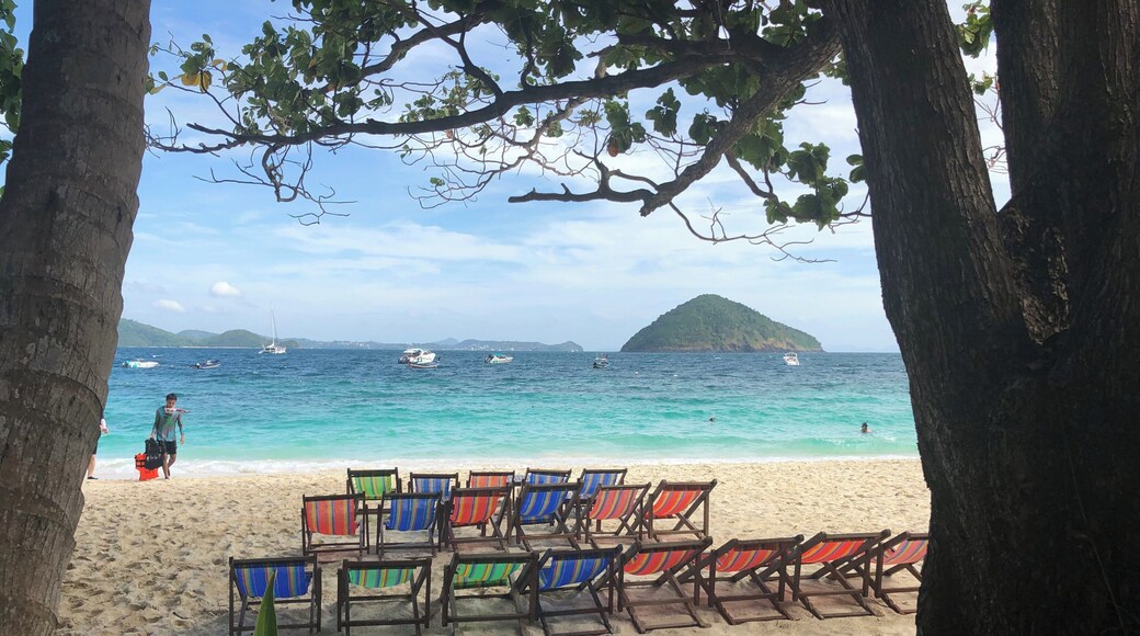 Banana beach through my eyes. A must visit private beach when you’re visiting Phuket. The clear water makes you forget all of Monday blues.
#lifeatExpedia #beach #phuket #thailand