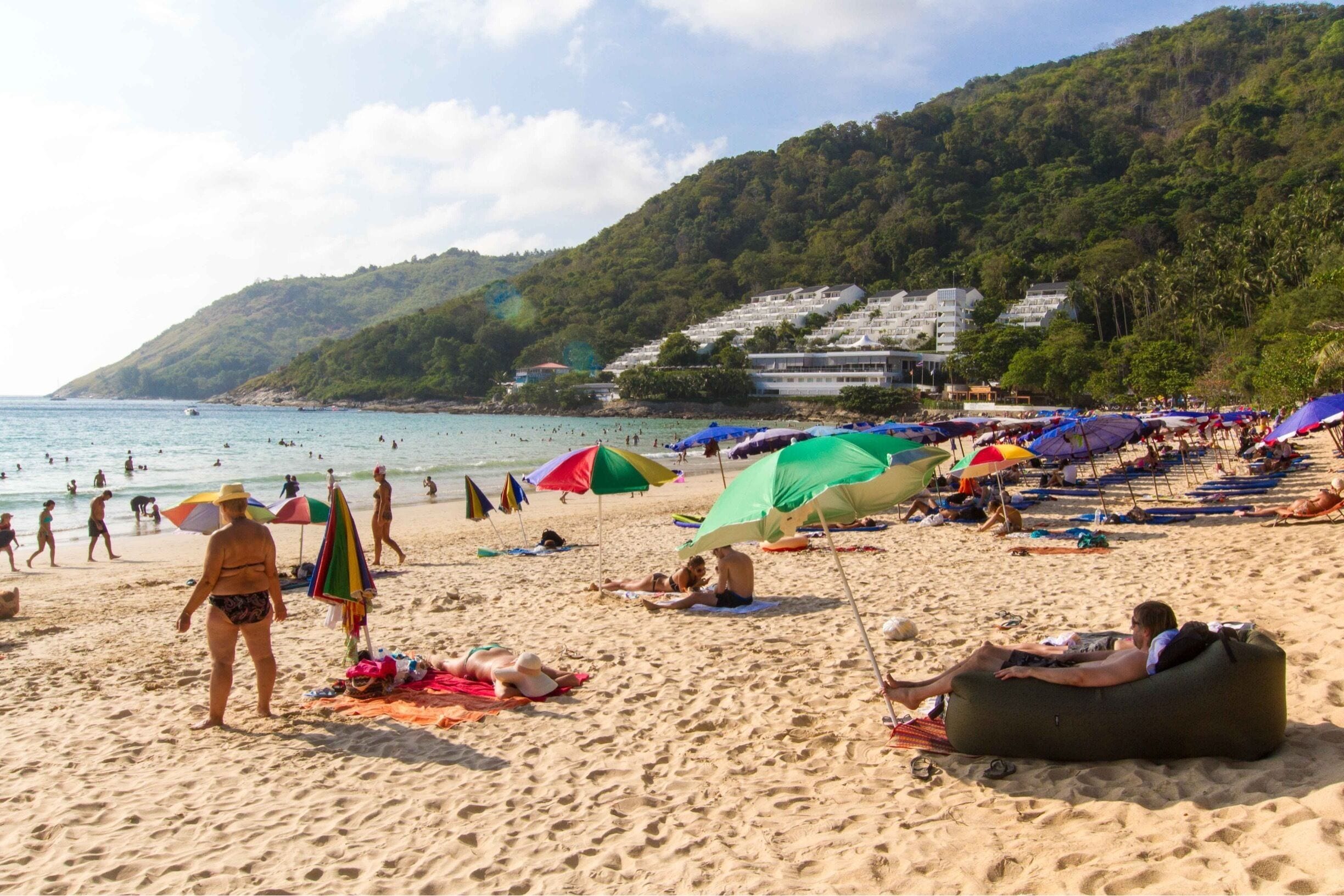 As you can see, Nai Harn Beach in #Phuket, #Thailand 🇹🇭 is quite a popular spot. It’s a little out of the way, right at the southern end of the island. Lovely little cove, though, and worth the journey.
#LifeAtExpedia