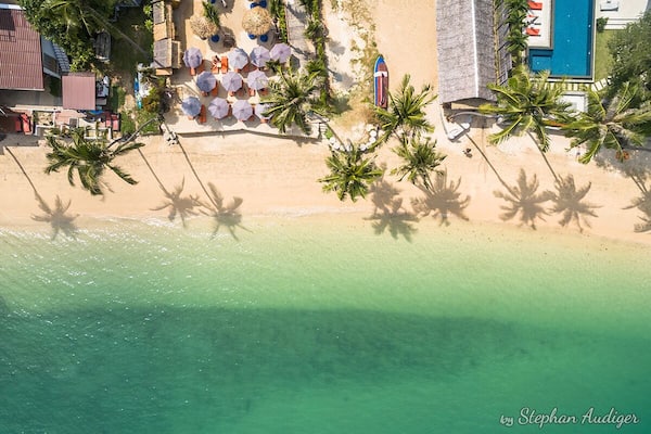 Ao Yon is a small beach located on the southeast coast of Phuket Island, a short distance from Cape Panwa and Phuket Aquarium. It's home to many private villas, but also hotels, beachfront restaurants and a sailing club. #LifeAtExpedia
