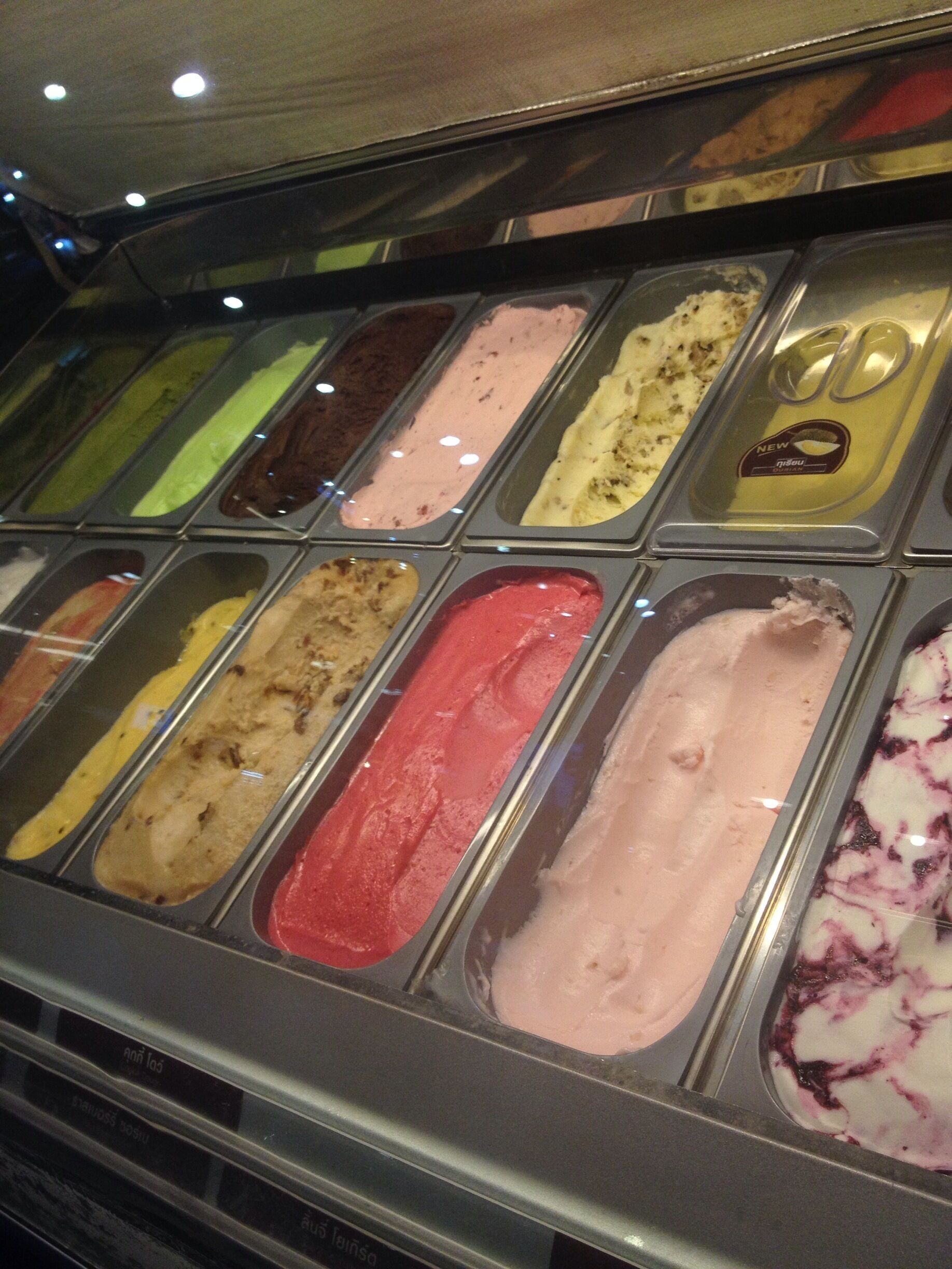 Ete is our favorite place for ice cream. From exotic flavones such as green mango and durian to the best cookies and cream I've ever had. You can find Ete throughout Thailand but the one we go to is inside Central Festival in Phuket