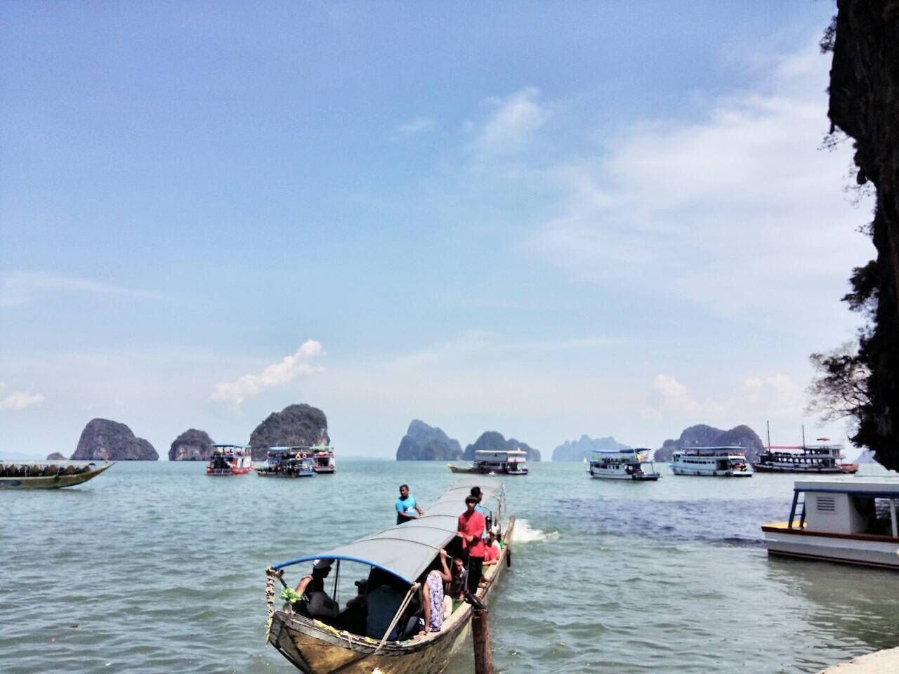 James Bond island tour
http://www.phuketthailandtrip.com/Phang-Nga-Bay-JamesBond-island-Tour-By-Longtail-boat.html

#jamesbondisland #phangngabay