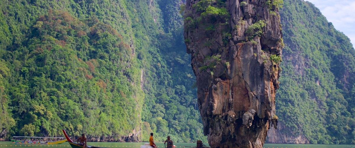 Phang Nga showing island images, mountains and boating