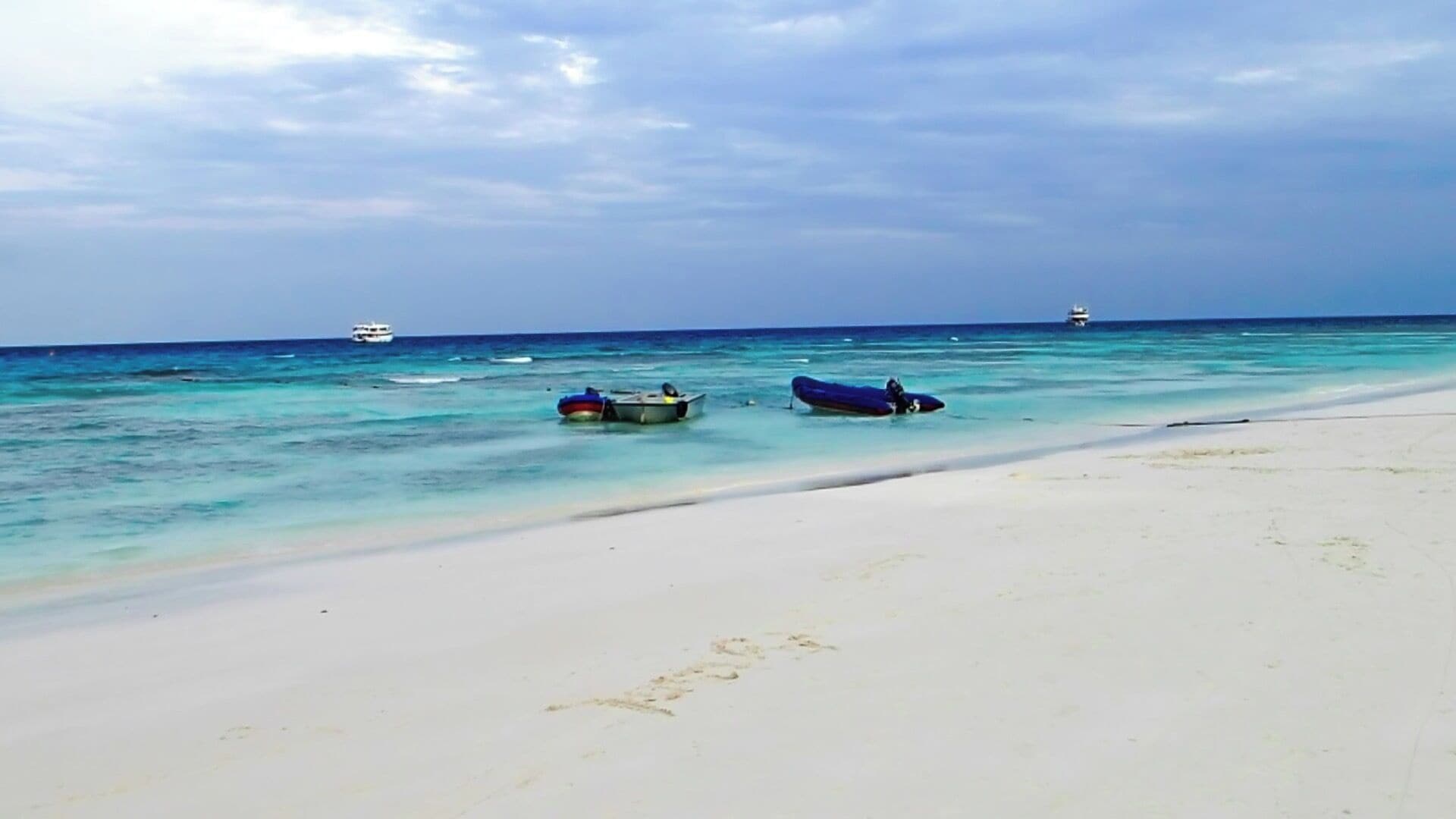 White beach, blue crystal water and if your'e not a diver unfortunately a lot of people are also there. But when you come late, just before sunset you can be alone on this virgin island. A must see in Similan National Park especially during diving expedition. Our movie from this island on Youtube http://goo.gl/ejVsQS
