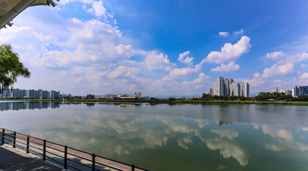 Suseongmot Lake, Suseong-gu, Daegu, Korea