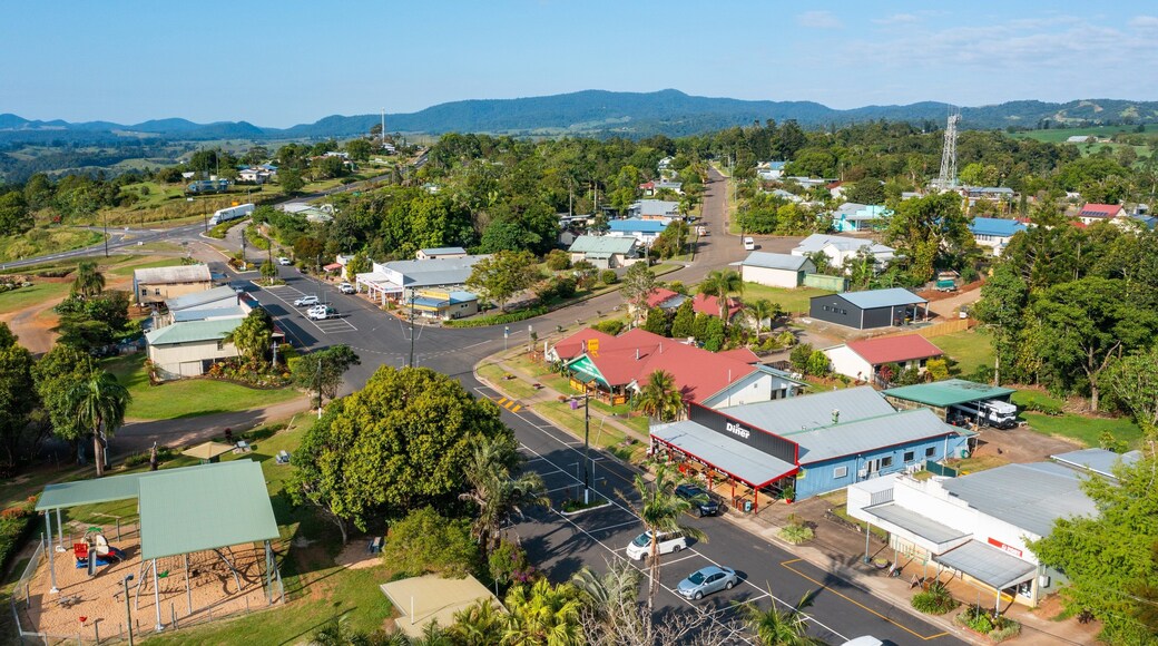 Millaa Millaa featuring a small town or village and landscape views