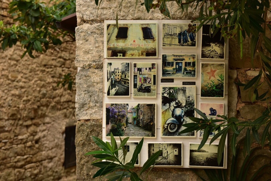 “The city of Artists” is a synonym and a second name for Groznjan.
The story of “The city of Artists” begun in 1965 when it started up the restoration project abandoned town Groznjan.